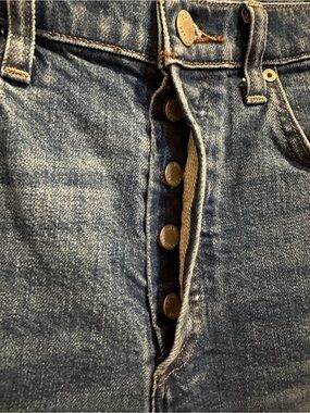 Women’s Blue Denim Forum Jeans with Button Fly size 28